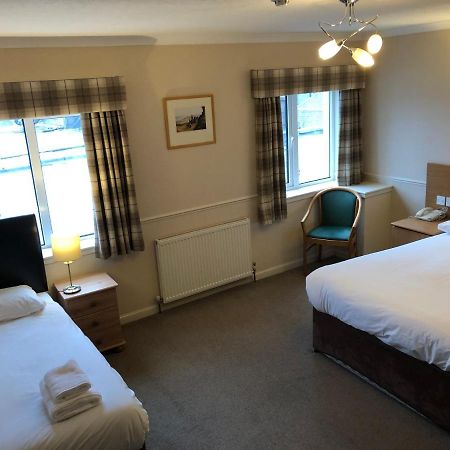 Caledonian Hotel Portree Exterior photo