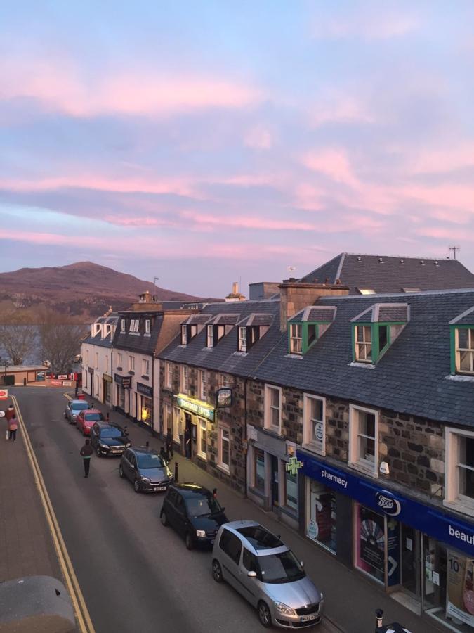 Caledonian Hotel Portree Exterior photo